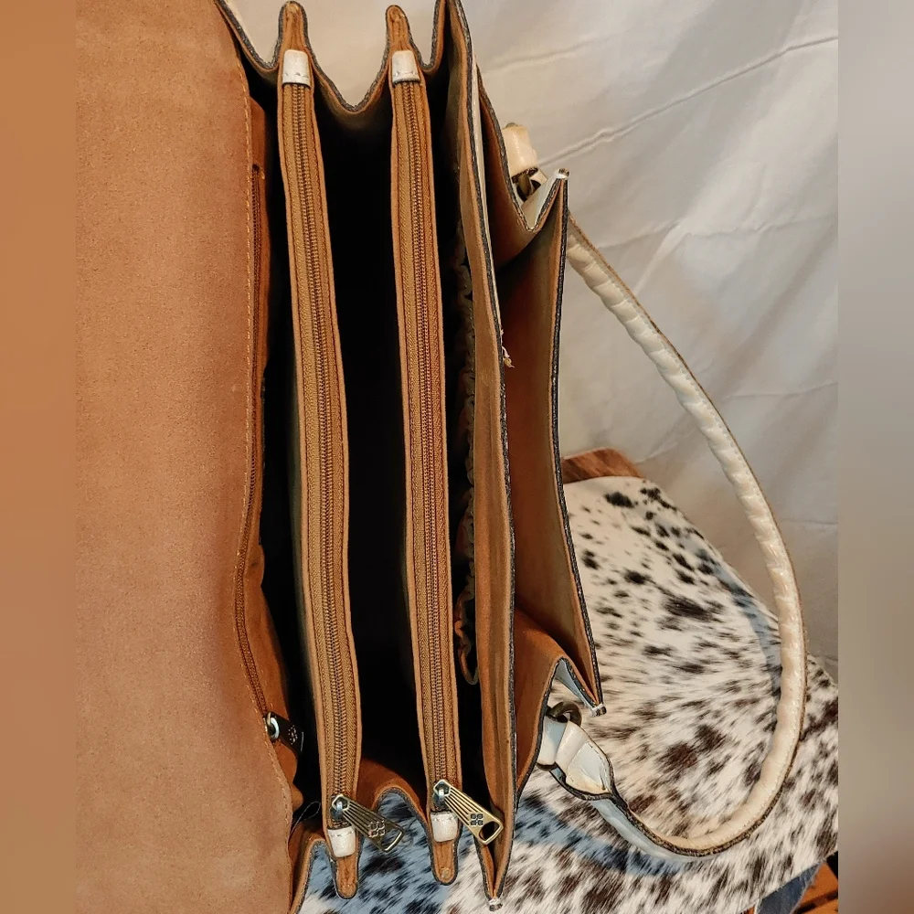 Patricia Nash Sanabria White Waxed Tooled Cream & Tan Satchel NWOT - Picture 8 of 16